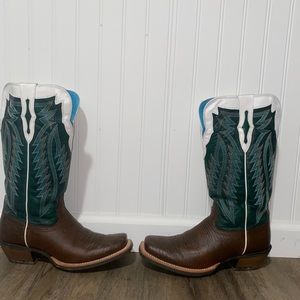 ariat cowgirl boots